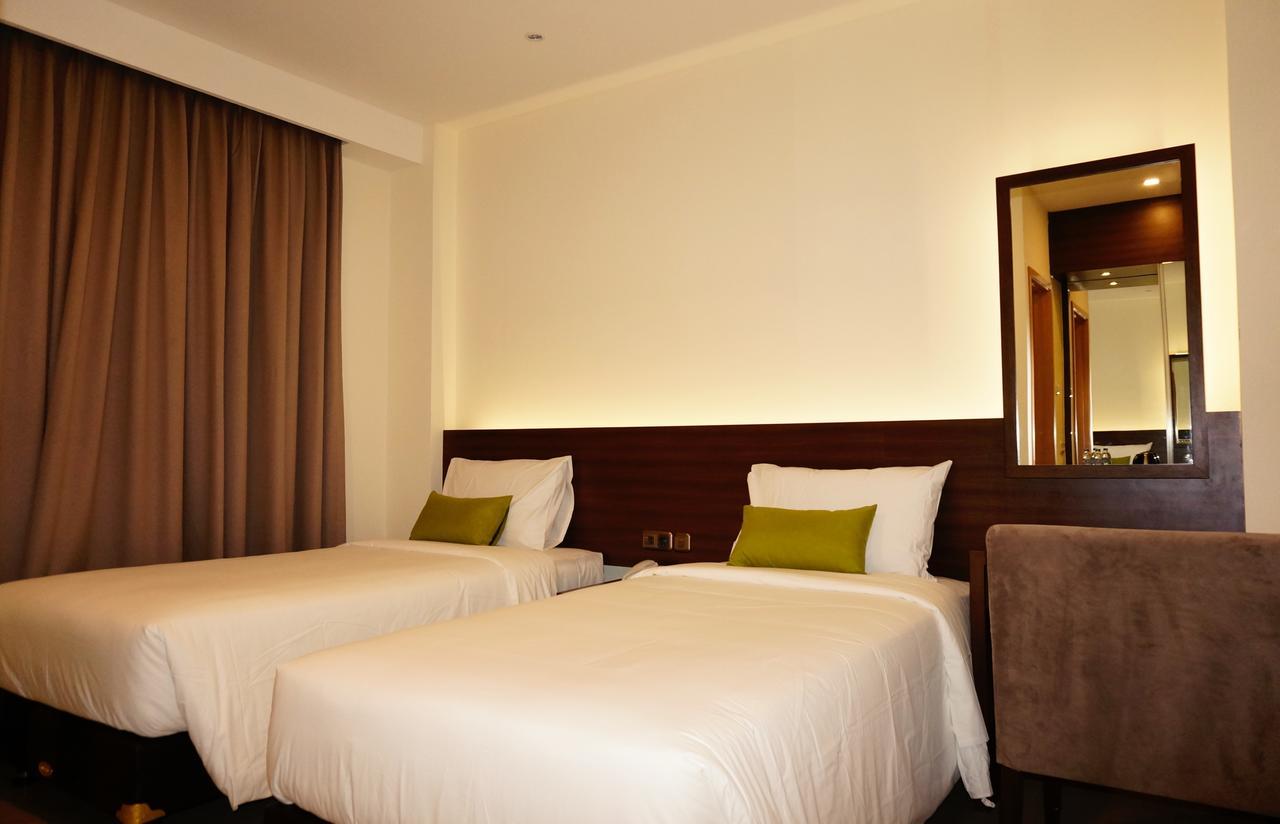 Green Eden Hotel Manado Exteriör bild
