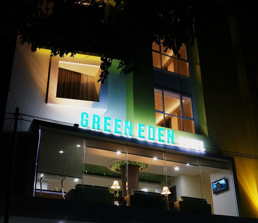Green Eden Hotel Manado Exteriör bild